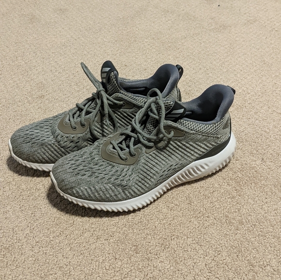 Adidas Women’s Alphabounce Sneaker Size 6.5 - Picture 2 of 6